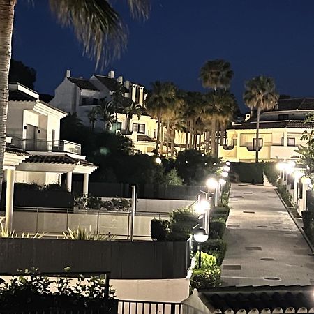 Stylish Townhouse In Beachfront Complex Marbella Eksteriør billede
