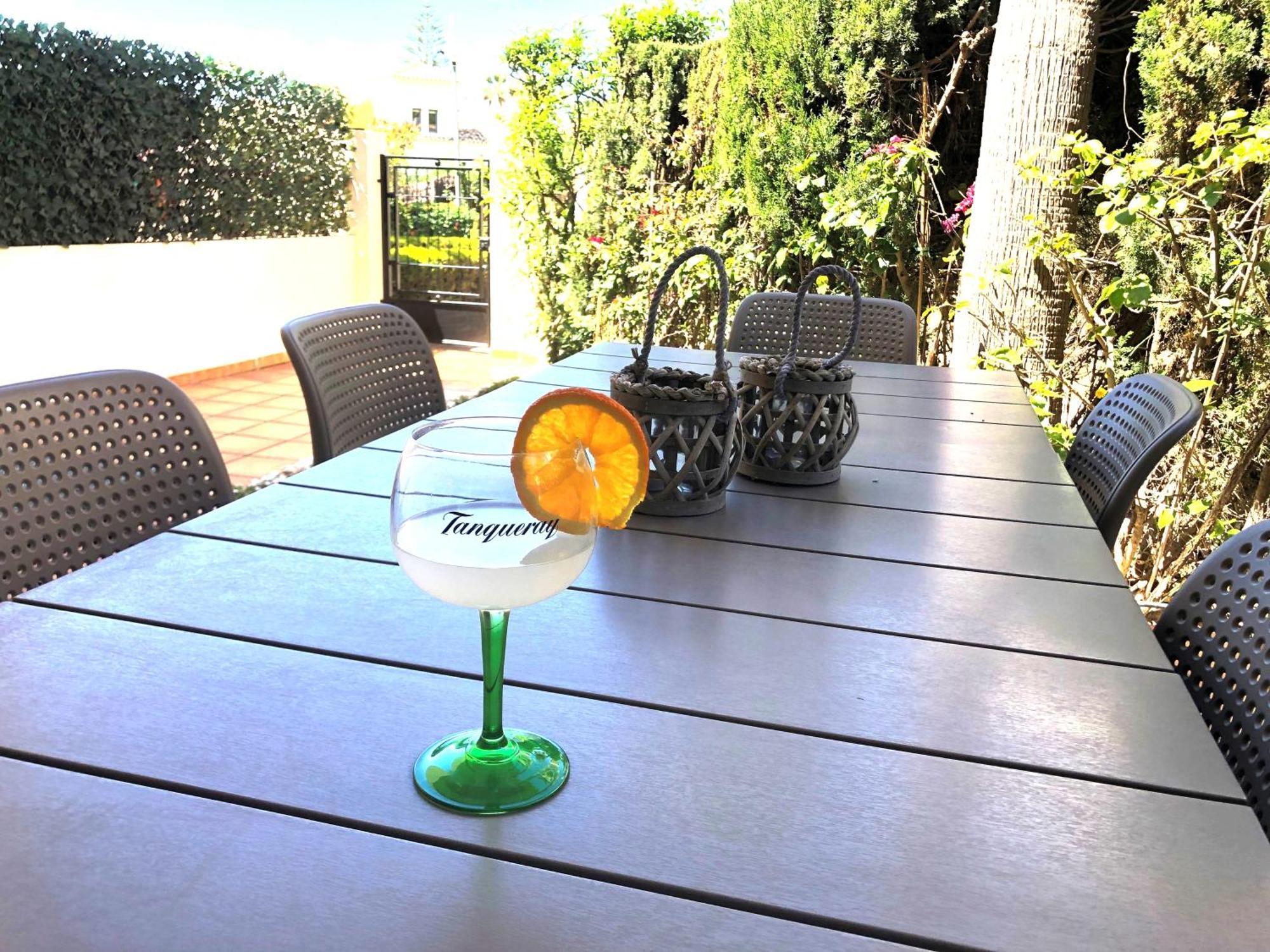 Stylish Townhouse In Beachfront Complex Marbella Eksteriør billede
