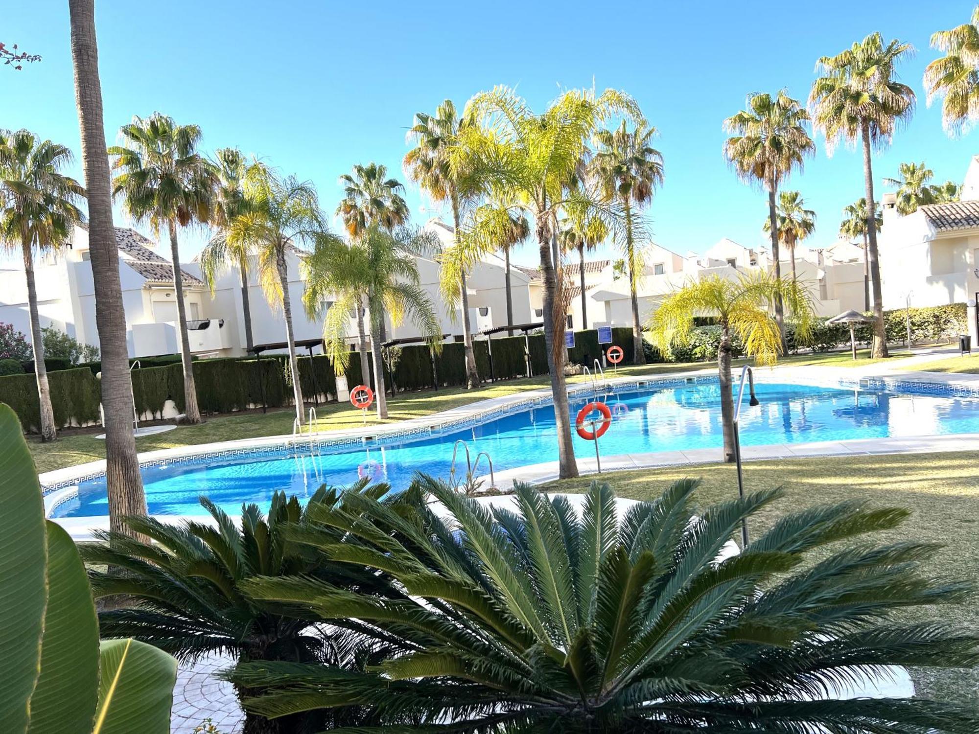 Stylish Townhouse In Beachfront Complex Marbella Eksteriør billede