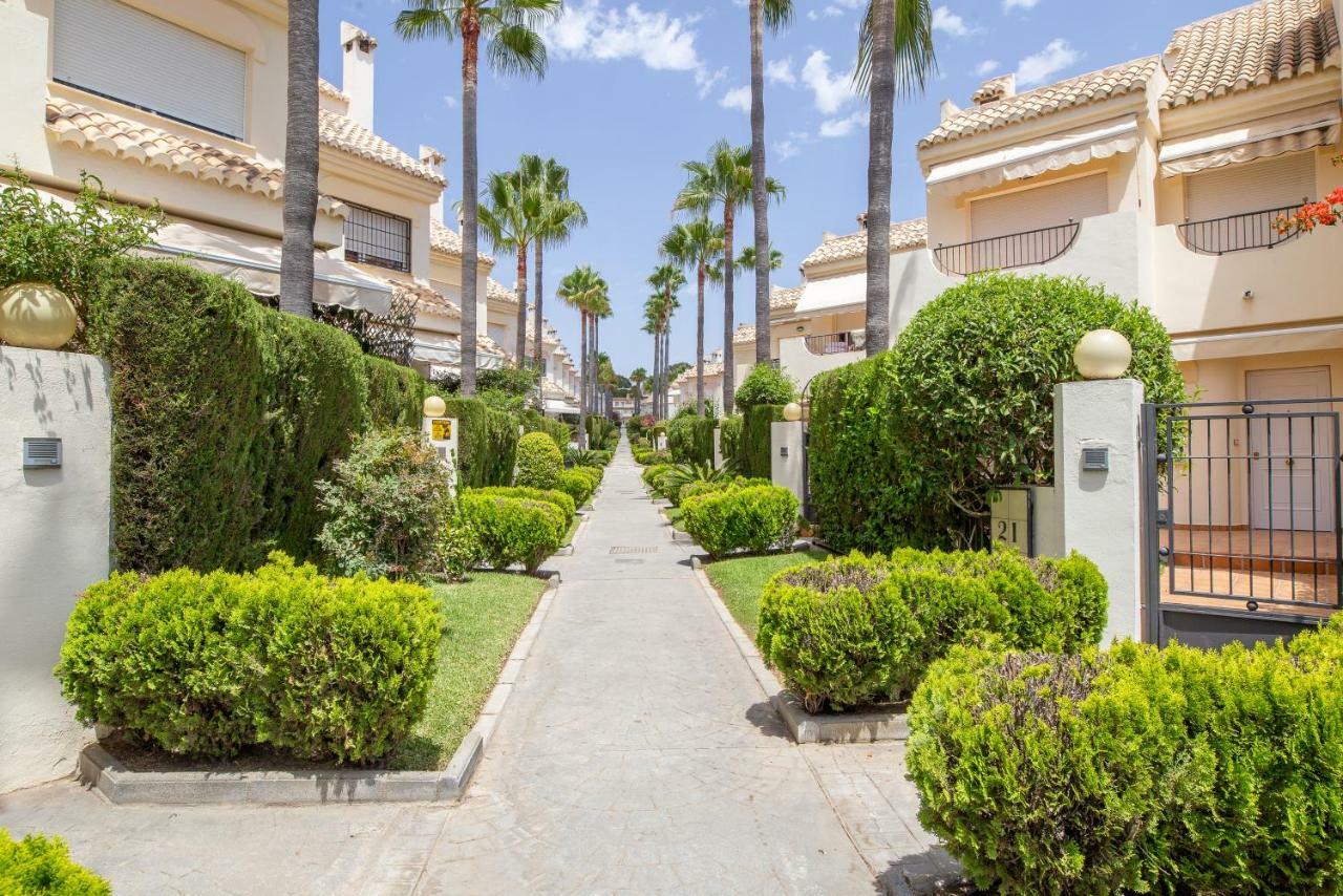 Stylish Townhouse In Beachfront Complex Marbella Eksteriør billede