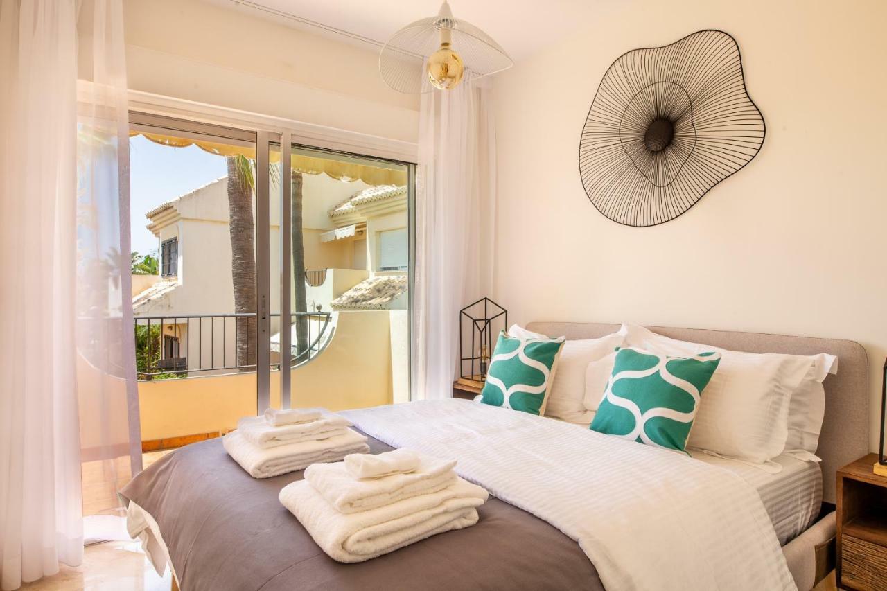 Stylish Townhouse In Beachfront Complex Marbella Eksteriør billede